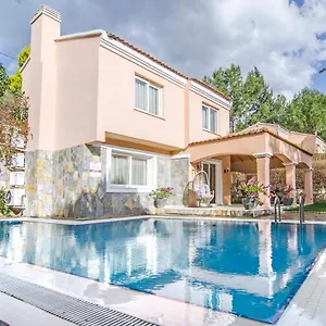 https://peninsula-pine-club-boutique-hotel-spa.aegeanhotels.net