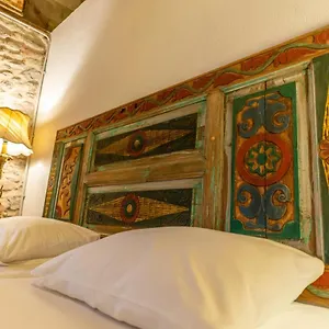 https://iconic-stone-houses.hotelsofizmir.com